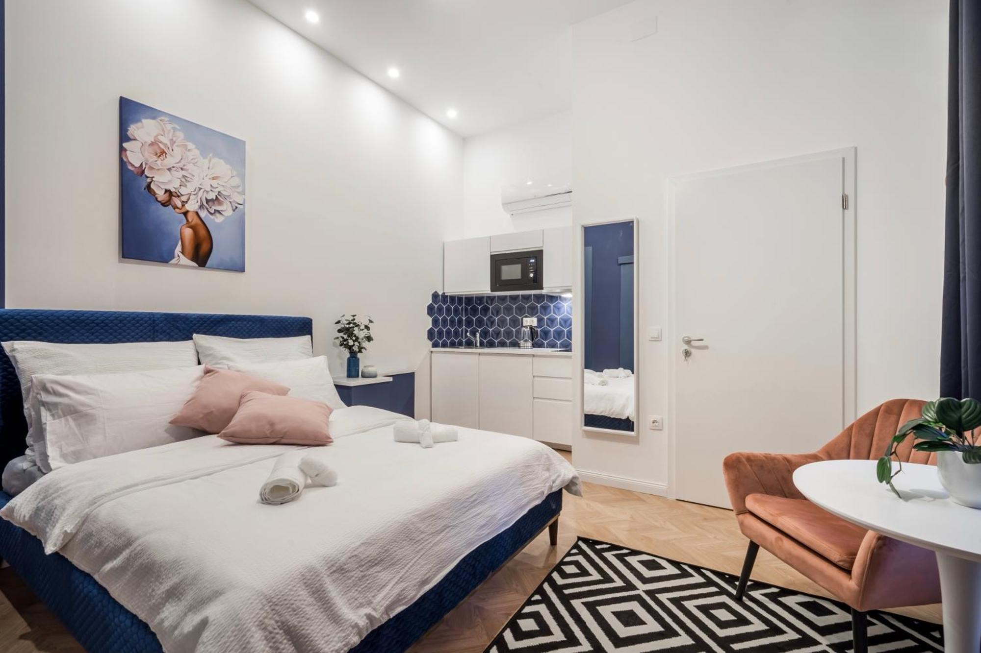 D58 - Grand Boulevard Royal - Location By Bqa Apartment